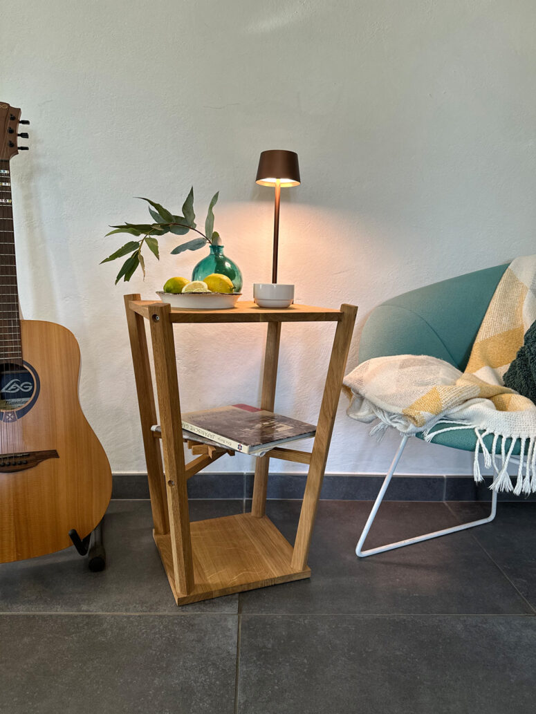 Pedestal Table